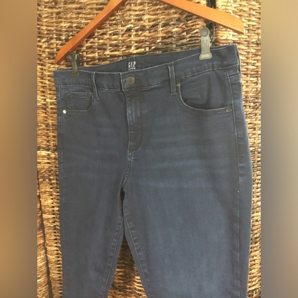 GAP - Picture 2 of 16